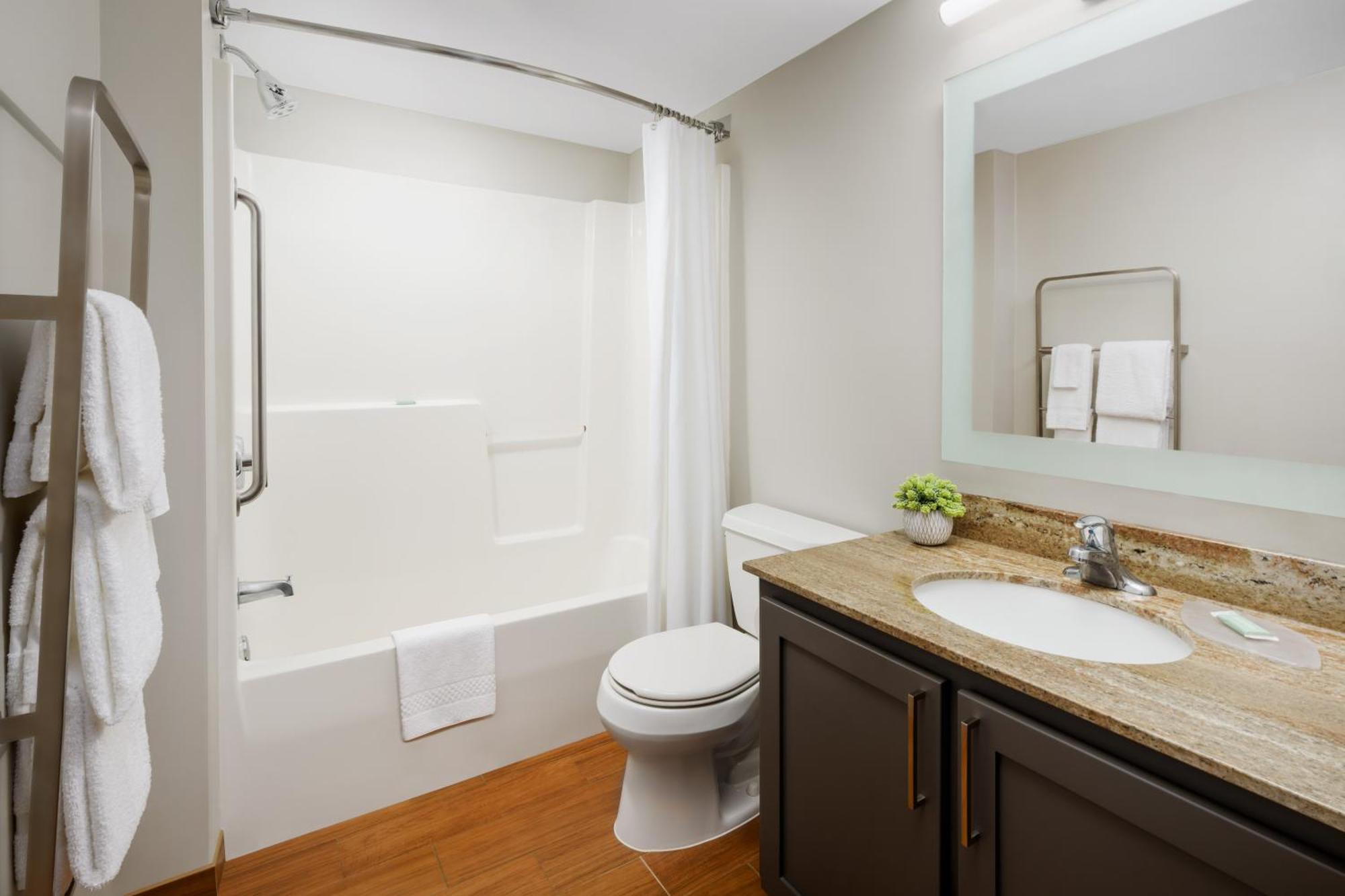 Towneplace Suites Philadelphia Хоршем Экстерьер фото
